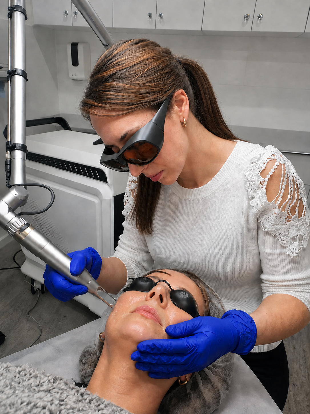 Pico laser facial treatment being performed at Beautique Artistry